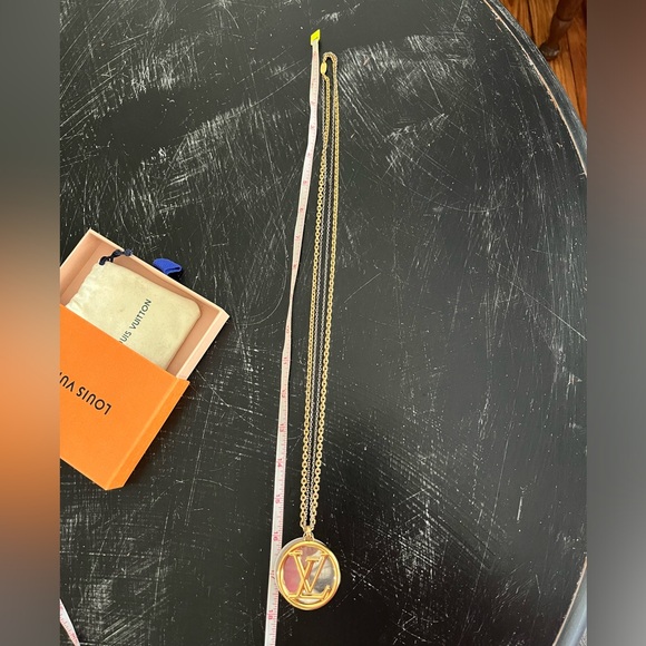 Louis Vuitton Louise Necklace - Picture 17 of 17